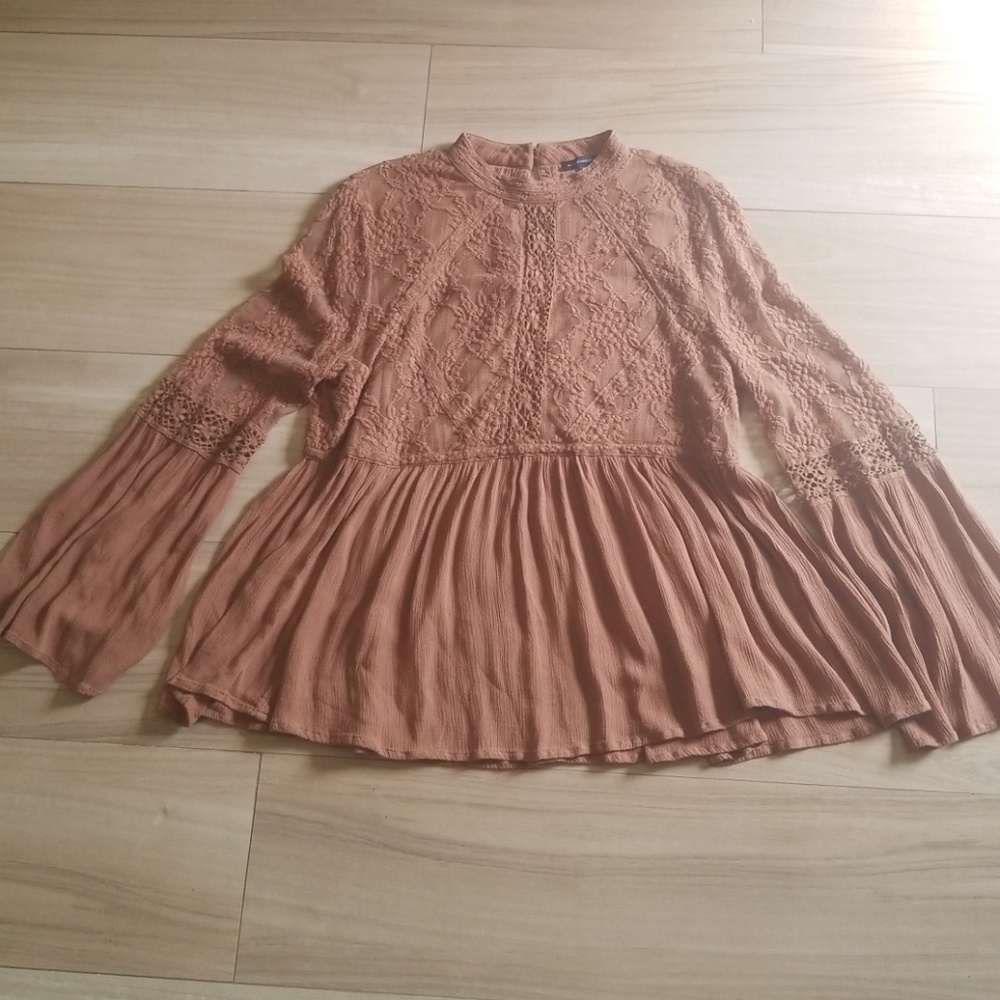 Cute American Eagle top